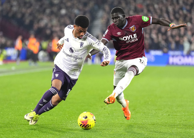 MU thi đấu bế tắc trước lối đá phòng ngự phản công của West Ham