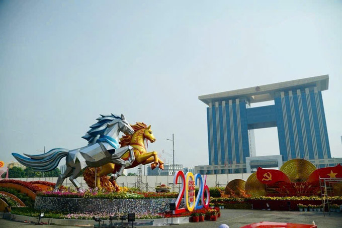 Đại cảnh linh vật tại đường hoa khu vực Bình Dương dần hoàn thiện trước thời điểm mở cửa đón khách