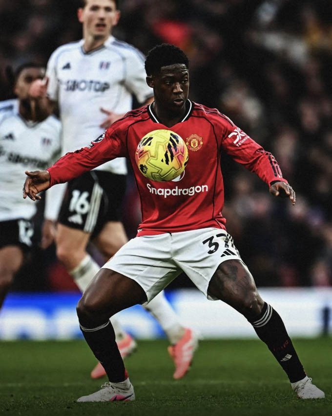 Mainoo đang chơi cực hay ở thời gian này