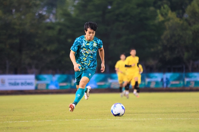 Công Phượng trong một trận đấu của Đồng Nai. Ảnh: Anh Khoa