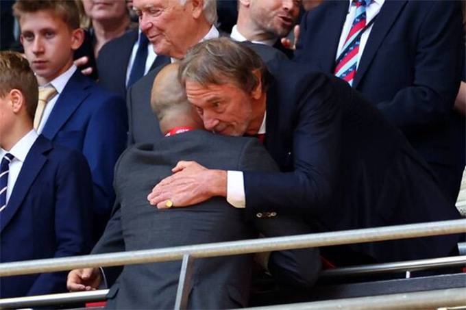 Sir Jim Ratcliffe có thể đối diện án phạt của FA