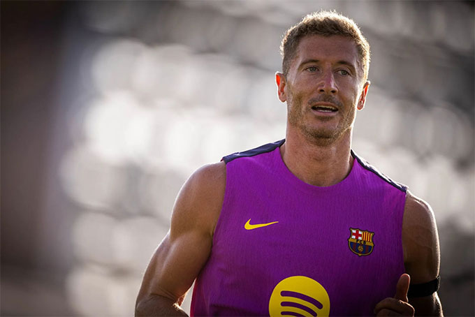 Lewandowski chỉ còn vài tháng hợp đồng với Barca