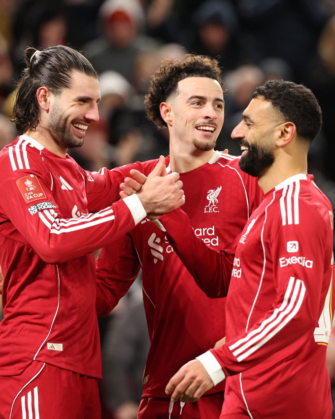 Salah cho thấy sự hoà đồng và nhận được nhiều lời ngợi khen từ các đồng đội