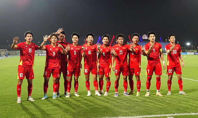  Giữ cái đầu lạnh trên chấm luân lưu quyết định, anh góp công mang về chiến thắng nghẹt thở và tiếp nối cái duyên tỏa sáng từ SEA Games 33, khẳng định bản lĩnh ở những sân khấu lớn như VCK U23 châu Á 2026.