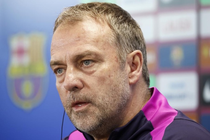 HLV Flick phủ nhận Barca đang rơi vào khủng hoảng.
