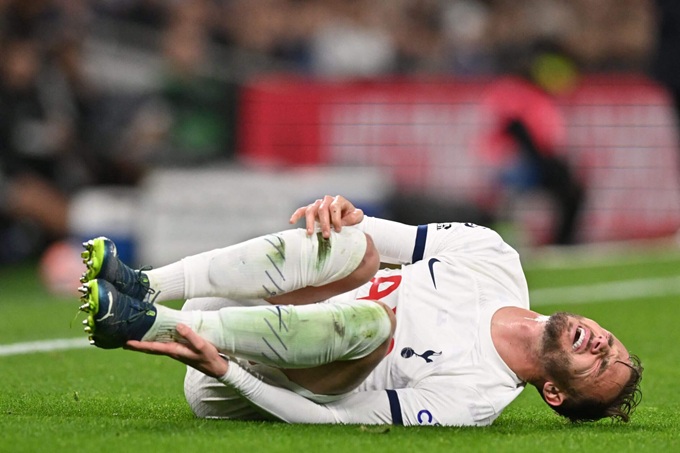 FIFA muốn cầu thủ bị thương phải rời sân trong 1 phút