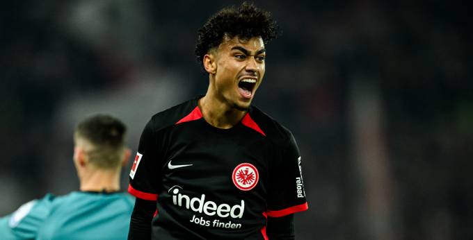 Nathaniel Brown trong màu áo Frankfurt