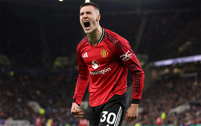 Sesko lại tỏa sáng, đưa MU trở lại Top 4 Premier League