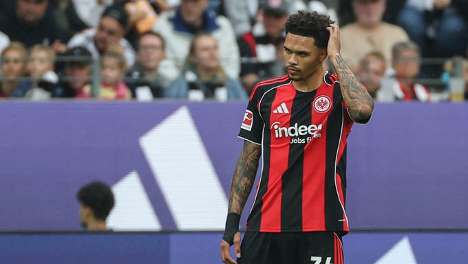 Nnamdi Collins trong màu áo Frankfurt