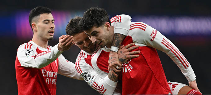 Arsenal vẫn có cơ hội lớn nhất để lên ngôi vô địch