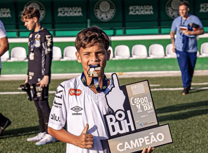 Tài năng trẻ Cristiano Ronaldo đã gia nhập Gremio