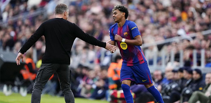 HLV Flick hết lời khen ngợi Yamal