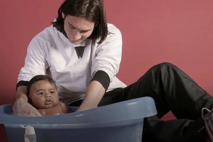 Bức ảnh kinh điển mỗi khi người ta đem Yamal ra so sánh với Messi