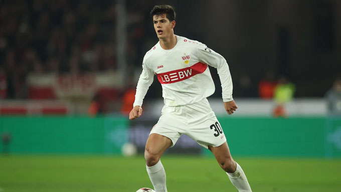 Chema Andres trong màu áo Stuttgart