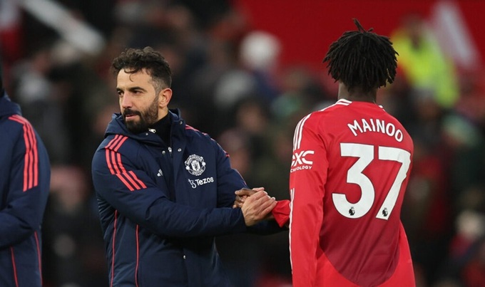 Carrick dũng cảm hơn Amorim rất nhiều