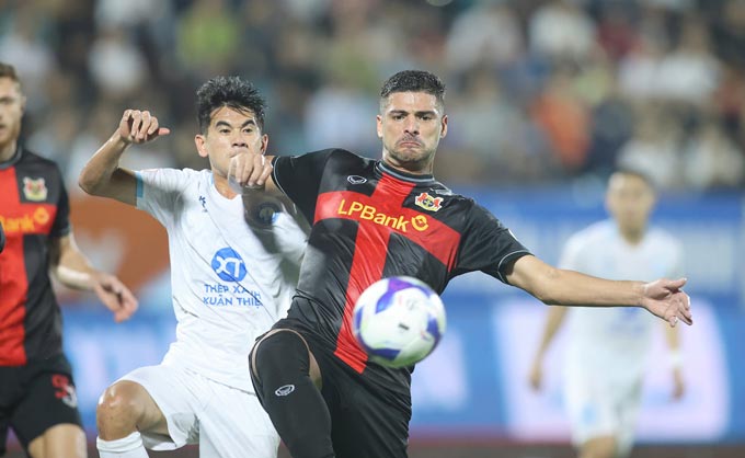 Ninh Bình cần có thêm thời gian để bước tới bục vinh quang - Ảnh: Đức Cường