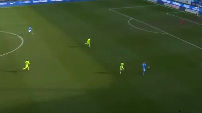 Pha bứt tốc kinh hoàng rồi ghi bàn của Sor (bên cánh trái)