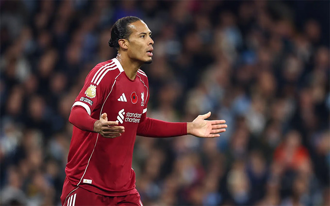 Van Dijk mắc lỗi trong bàn thua đầu tiên của Liverpool