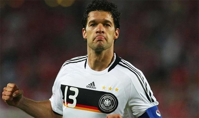 Chấn thương khiến Ballack bỏ lỡ World Cup 2010 tại Nam Phi