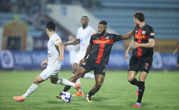 Hàng tấn công của Ninh Bình cũng đã chơi không tốt. Ảnh- Đức Cường