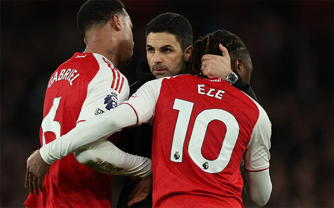 Nới rộng khoảng cách lên 7 điểm là thày trò Arteta có thêm biên độ sai số 