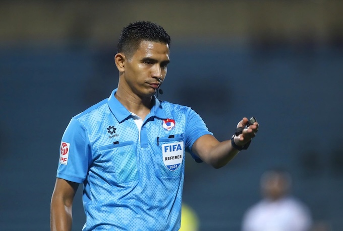 Trọng tài Nasaruddin sẽ tham gia điều hành trận Hà Nội vs CAHN. Ảnh: VFF 