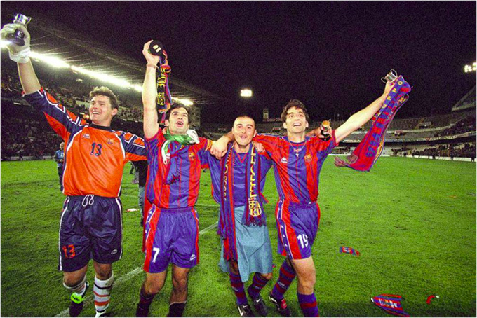 Figo có 5 mùa giải đáng nhớ tại Barca