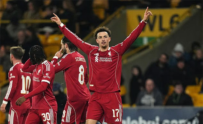 Liverpool bùng nổ ở đầu hiệp 2 để có 3 bàn thắng và giành vé vào tứ kết