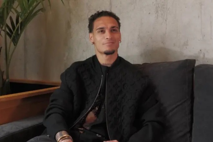 Antony xin lỗi các CĐV trên kênh Betis TV.