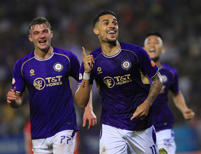 Đỗ Hoàng Hên lập cú đúp - Ảnh: Minh Tuấn 