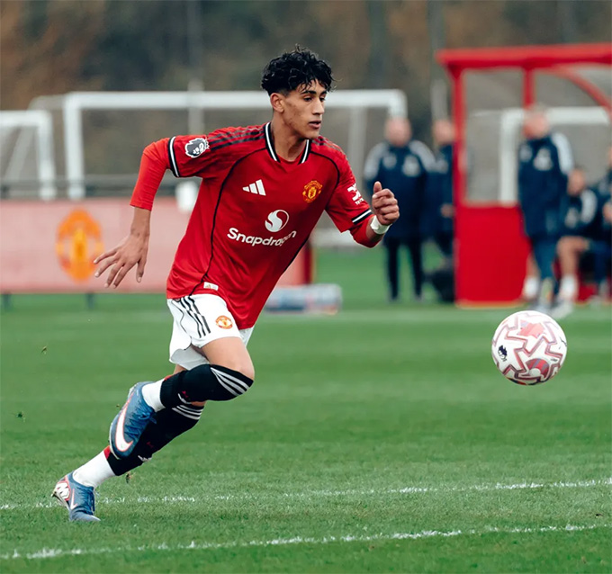Anh lập cú đúp, đóng góp vào chiến thắng 5-2 của U18 MU trước U18 Nottingham
