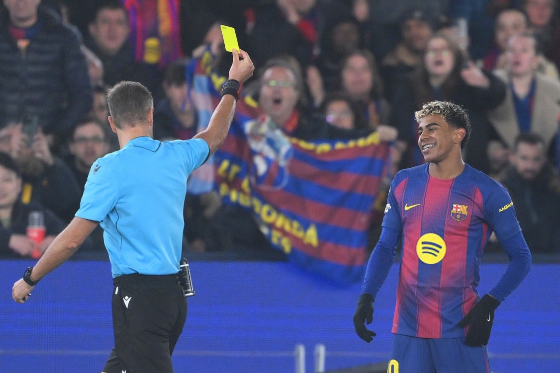 Yamal đã bỏ lỡ trận đấu với Slavia Prague sau khi nhận 3 thẻ vàng ở vòng bảng 