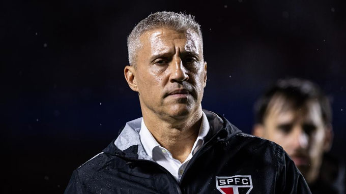 Crespo bị Sao Paulo sa thải dù đang giúp đội bóng đứng thứ 2 trên BXH Campeonato Brasileiro Série A