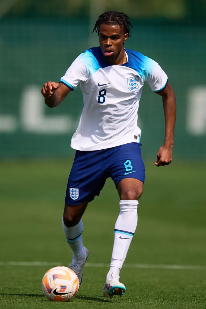 Chukwuemeka quyết định khoác áo ĐT Áo, thay vì ĐT Anh, trước thềm World Cup 2026