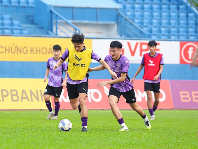 Becamex TP.HCM với lối chơi thiếu bản sắc - Ảnh: CTV 