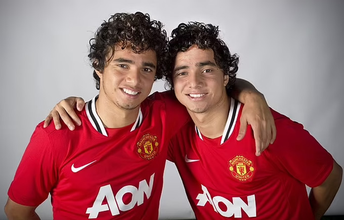 Anh em nhà Da Silva thời còn khoác áo MU