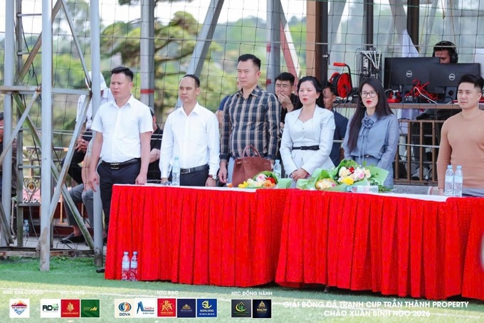 Đại diện các nhà tài trợ và BTC giải BĐS Hòa Lạc.