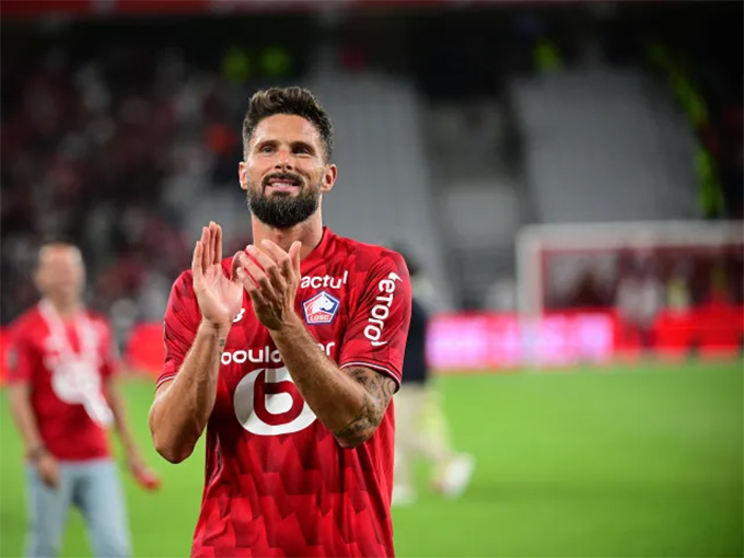 Giroud vẫn là mũi tấn công đáng gờm của chủ nhà Lille