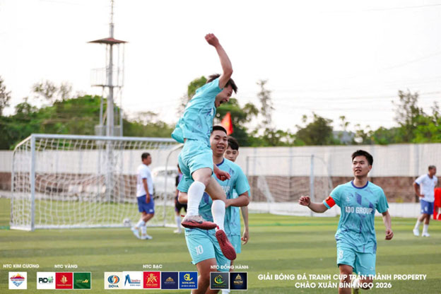 Có được lợi thế sớm nhưng các cầu thủ Ado Car đã không duy trì được.