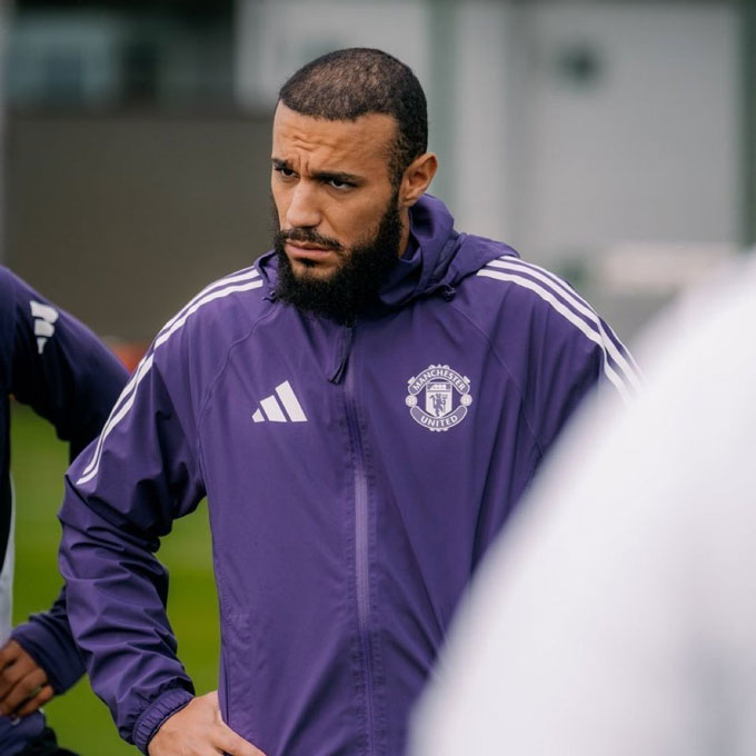 Mazraoui đã trở lại tập luyện và có thể ra sân ở trận gặp Aston Villa