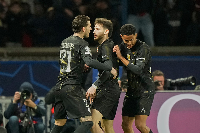 Kvara được bầu là cầu thủ xuất sắc nhất trận