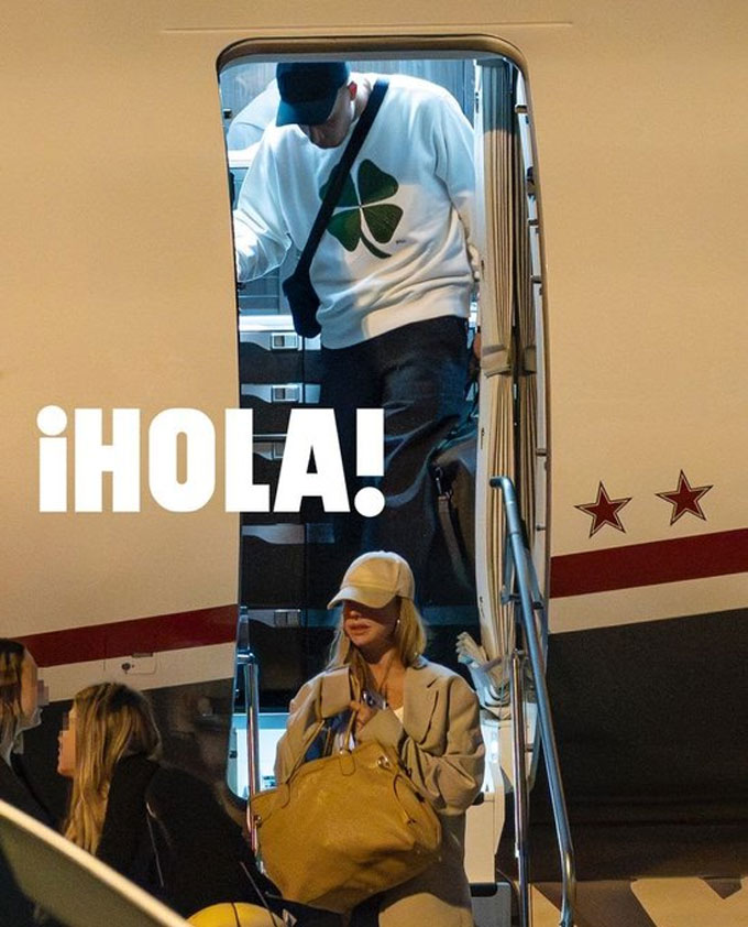  Exposito đang đi lại với Mbappe