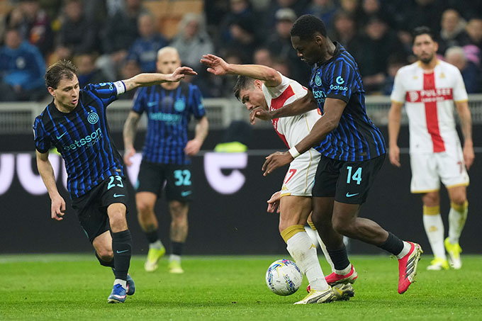 Thống kê về chuyên môn của Barella vẫn ấn tượng...