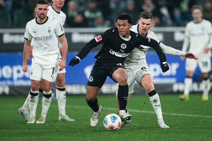 M'Gladbach khiến St. Pauli ôm hận ở lần gặp thứ 3 trong mùa giải