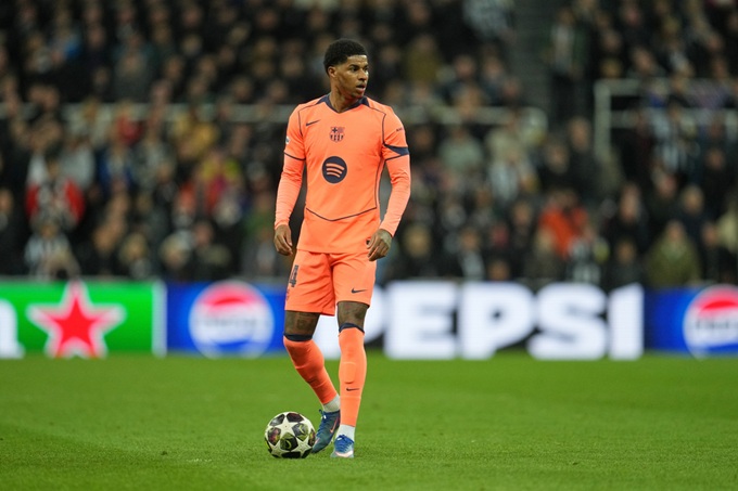 Barca thất hứa với Rashford, chuyển hướng sang Pedro Neto