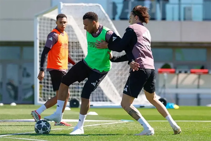 Mbappe đã trở lại tập luyện và sẵn sàng ra sân