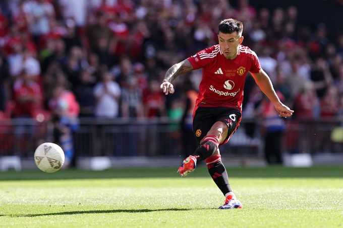 Lisandro Martinez có khả năng phát động tấn công tài tình