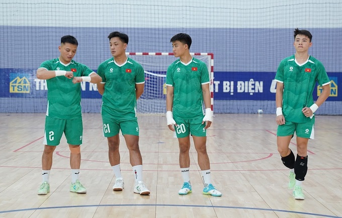 Thủ môn Hồ Văn Ý (21) trở lại sau chấn thương. Ảnh: Nguyễn Khanh 