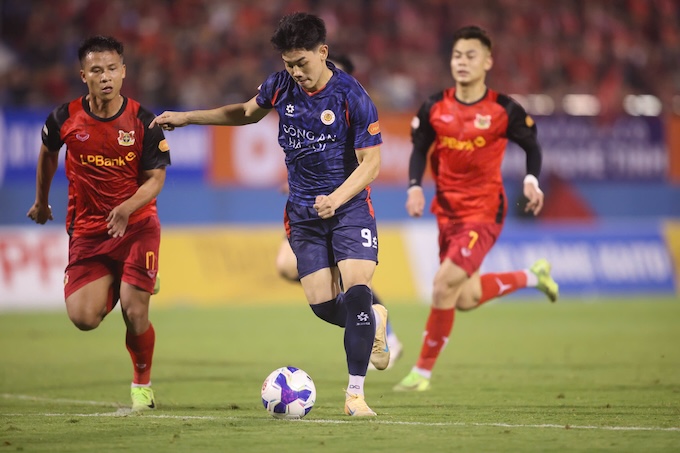 Ninh Binh đã qua 5 trận liên tiếp chưa biết mùi chiến thắng. Ảnh: Đức Cường