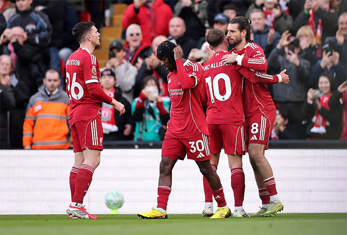 Szoboszlai là người mở tỷ số từ siêu phẩm đá phạt